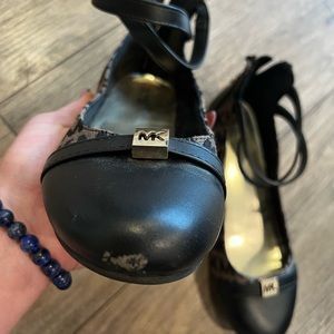 Girls Michael Kors dress shoe worn a few times small scuff